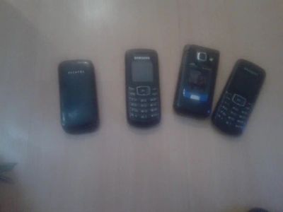 Лот: 6676943. Фото: 1. 4 телефона одним лотом. Кнопочные мобильные телефоны