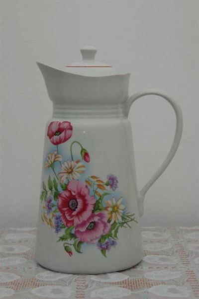 Лот: 3646746. Фото: 1. Кувшин фарфор с крышкой. Кружки, стаканы, бокалы