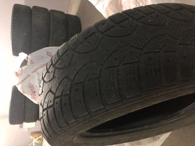 Лот: 12570885. Фото: 1. Продам зимнюю резину 215/65/16. Шины