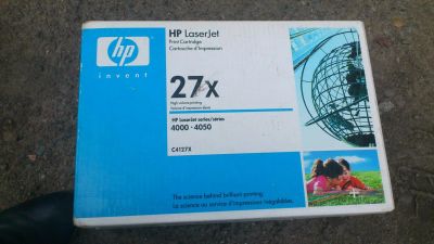 Лот: 4332705. Фото: 1. Картридж HP C4127x новый, в упаковке. Картриджи, расходные материалы