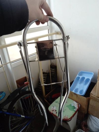 Лот: 9397448. Фото: 1. Багажник велосипедный для колес... Аксессуары