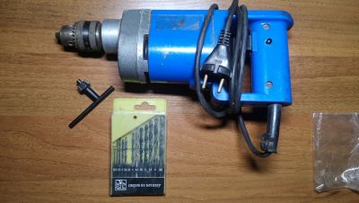 Лот: 25887848. Фото: 1. Дрель электрическая бэс-1. Электроинструмент