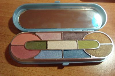 Лот: 3479983. Фото: 1. небольшая палетка для макияжа... Макияж