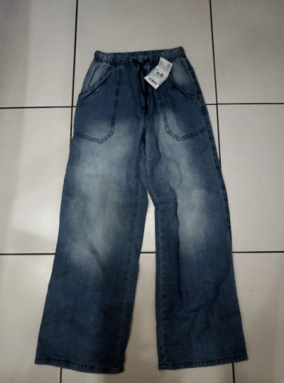 Лот: 16196114. Фото: 1. Джинсы летние. Брюки, шорты, джинсы