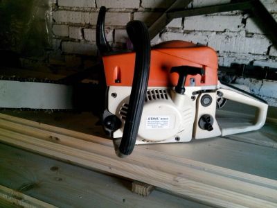 Лот: 5337994. Фото: 1. Бензопила с рубля. Бензо-, мотоинструмент