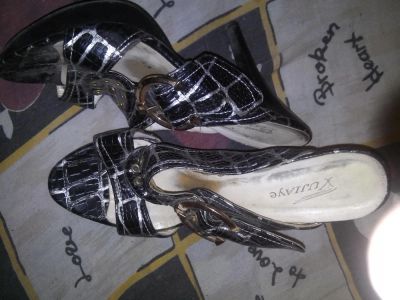 Лот: 7062110. Фото: 1. Босоножки двое штук размер 40... Босоножки