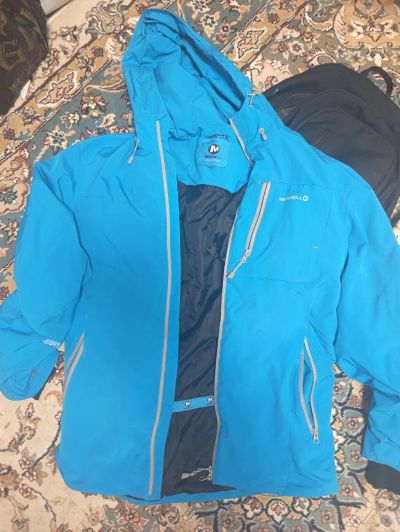 Лот: 25896216. Фото: 1. Куртка Merrell 52 размер. Легкие куртки, толстовки