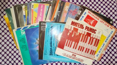 Лот: 25899918. Фото: 1. Куча конвертов под большие пластинки... Открытки, конверты