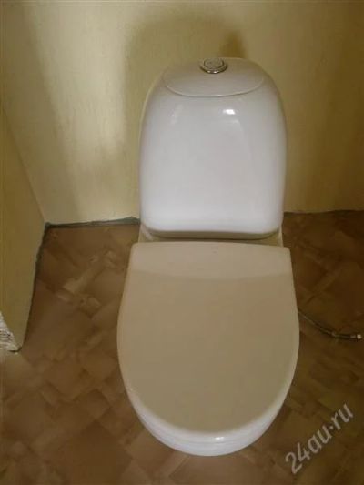 Лот: 1932979. Фото: 1. Унитаз с бачком. Унитазы, биде