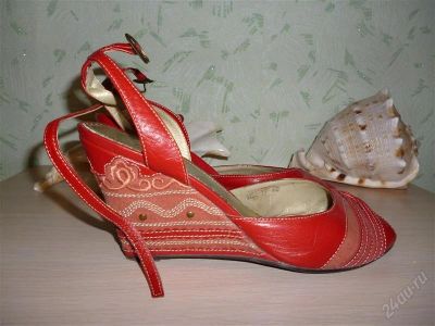 Лот: 1912318. Фото: 1. Босоножки красные 40 размер, натуральная... Босоножки