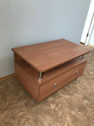 Лот: 21734851. Фото: 1. Тумбочка под телевизор. Стойки и тумбы для аппаратуры