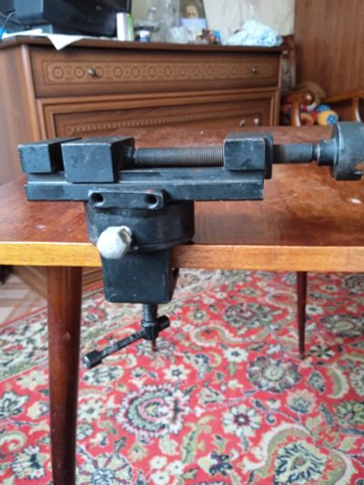 Лот: 22569948. Фото: 1. Тиски. Ручной инструмент