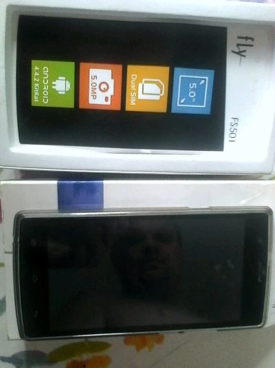 Лот: 11445207. Фото: 1. Смартфон Fly fs 501 как новый. Смартфоны