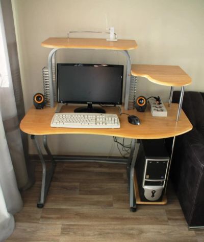 Лот: 9001019. Фото: 1. Компьютерный стол. Компьютерные и письменные столы