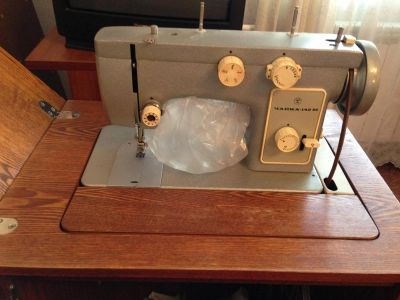 Лот: 6589488. Фото: 1. Швейная машинка ножная. Швейная, вязальная