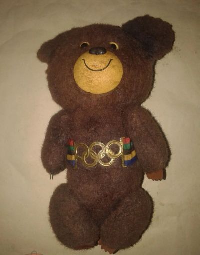 Лот: 19434162. Фото: 1. Кукла Олимпийский Мишка(плюшевый... Остальная сувенирная продукция