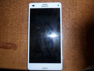 Лот: 6949046. Фото: 1. Sony Xperia Z3 Compact торг. Смартфоны