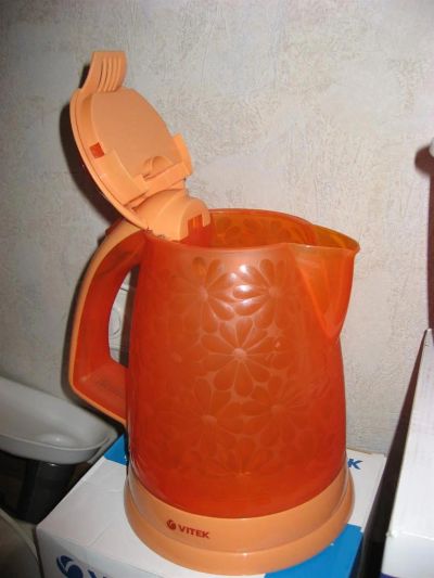 Лот: 3335961. Фото: 1. Чайник Vitek VT-1141. Чайники, кофемашины, кулеры