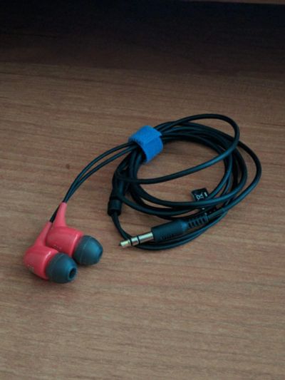 Лот: 18664270. Фото: 1. Внутриканальные наушники JBL t100. Наушники, гарнитуры