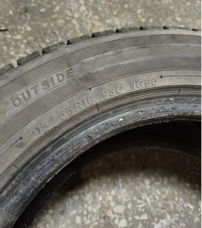 Лот: 25888563. Фото: 1. Yokohama Ice Guard IG50+ 215/55... Шины