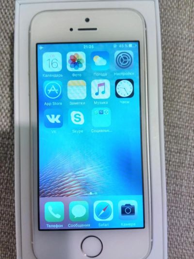 Лот: 6763419. Фото: 1. iPhone 5s gold 16 гб - Полный... Смартфоны