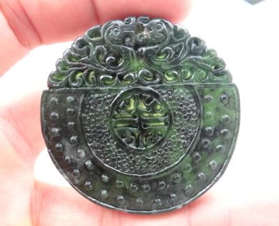 Лот: 9175293. Фото: 1. 50*51MM Нефрит вырезанный вручную... Драгоценные и поделочные камни