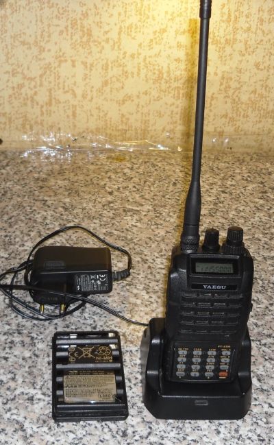Лот: 25899838. Фото: 1. Yaesu FT-250R. Рации, радиостанции