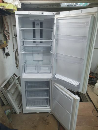 Лот: 25886001. Фото: 1. Холодильник hotpoint ariston no... Холодильники, морозильные камеры
