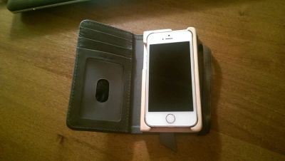 Лот: 6951600. Фото: 1. Чехол-книжка для iPhone 5S. Чехлы, бамперы