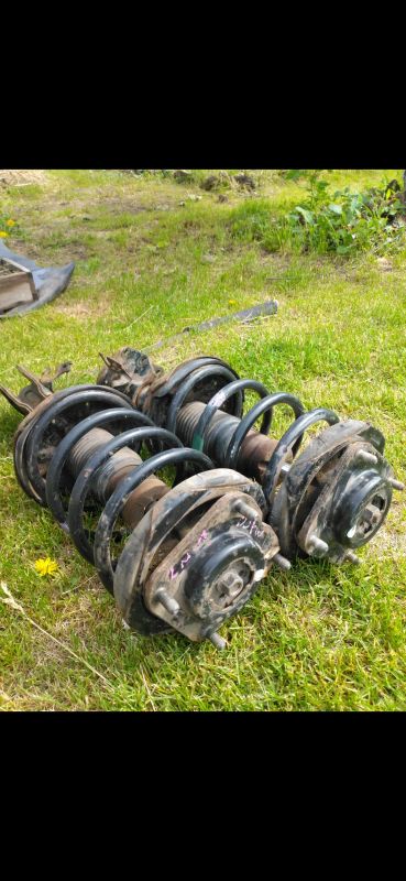 Лот: 25881223. Фото: 1. Стойки Мазда фамилия. Ходовая, подвеска, рулевое управление