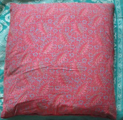 Лот: 4263827. Фото: 1. Подушка перьевая 70 на 65 см. Одеяла, подушки