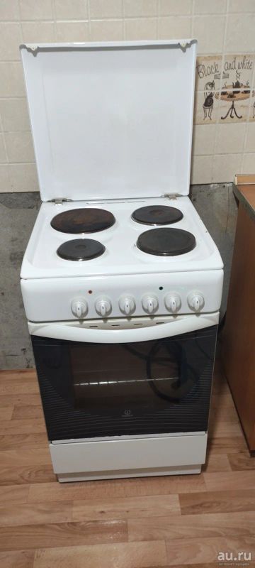 Лот: 18107736. Фото: 1. Электрическая плита Indesit. Плиты, духовые шкафы, варочные поверхности