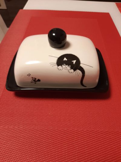 Лот: 25886491. Фото: 1. Маслёнка керамика. Предметы сервировки