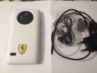 Лот: 3719637. Фото: 1. Nokia lumia 1020 black. Кнопочные мобильные телефоны