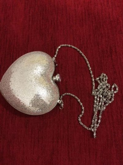 Лот: 6484975. Фото: 1. Клатч очень красивый! Обмен. Сумки