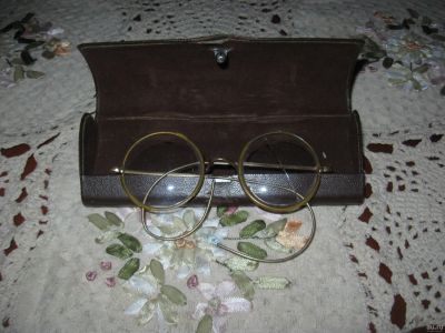 Лот: 16424922. Фото: 1. Антикварные очки в футляре Германия. Очки