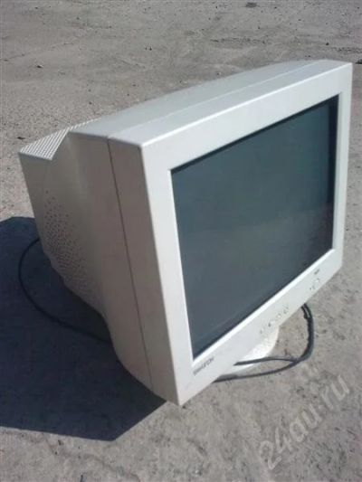 Лот: 541776. Фото: 1. Монитор Samtron 76DF. ЭЛТ-мониторы