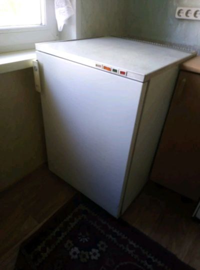 Лот: 13999388. Фото: 1. Морозилка (нужна замена компрессора... Холодильники, морозильные камеры