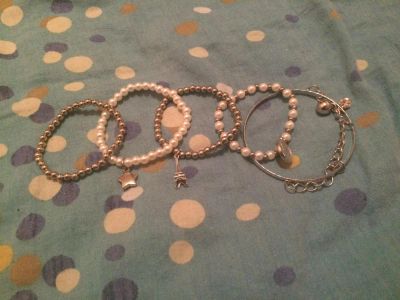 Лот: 6201127. Фото: 1. набор браслетов 2. Браслеты