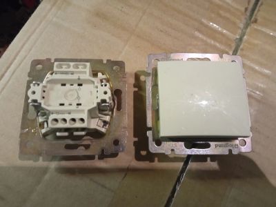 Лот: 25898579. Фото: 1. Выключатель встраеваемый Легранд... Электроустановочные изделия