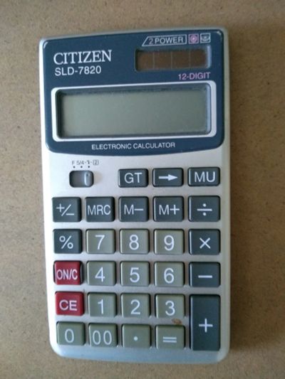 Лот: 22377732. Фото: 1. Калькулятор. Калькуляторы