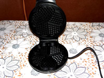 Лот: 4962651. Фото: 1. Продам вафельницу (новая). Кухонная