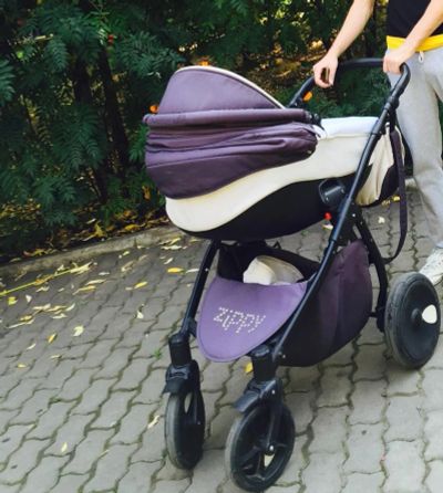Лот: 7439820. Фото: 1. Коляска zippy 2 в 1. Коляски
