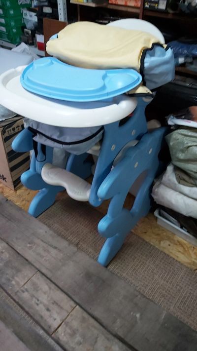 Лот: 19450062. Фото: 1. Детский стол-стул для кормления... Ванночки, сиденья, горшки