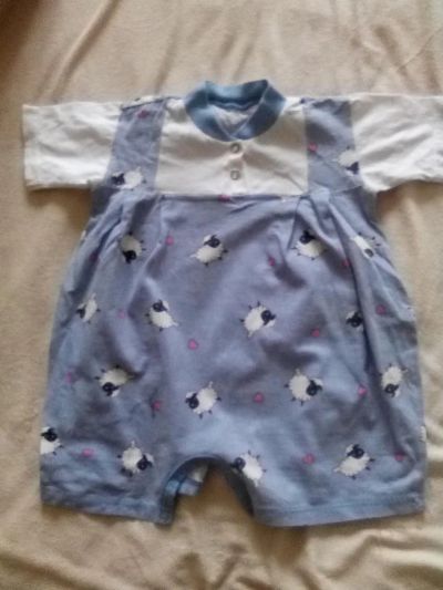 Лот: 8299940. Фото: 1. Боди на малыша 3-6 месяцев. Костюмы, пиджаки, комбинезоны