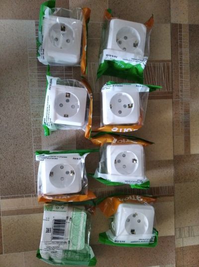 Лот: 17499448. Фото: 1. 8 накладных розеток одним лотом... Электроустановочные изделия