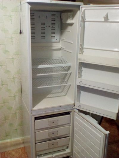 Лот: 12088131. Фото: 1. Проодам холодильник Бирюса 228c. Холодильники, морозильные камеры