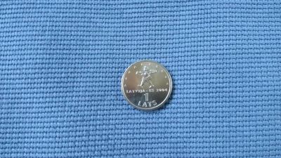 Лот: 11438856. Фото: 1. Монета Латвии, мальчик с пальчик. Европа