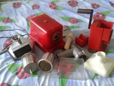 Лот: 9352874. Фото: 1. Мясорубка + овощирезка в хорошем... Кухонная