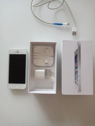 Лот: 8040429. Фото: 1. iPhone 5 16Gb. Смартфоны